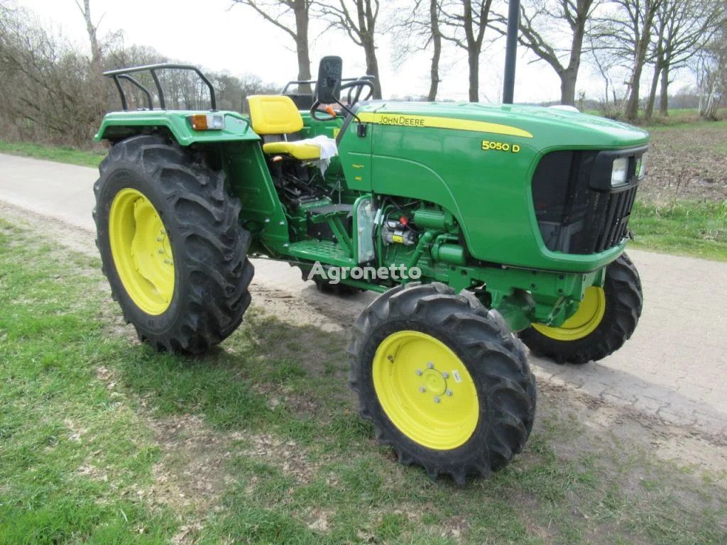 John Deere 5050 D  traktor točkaš