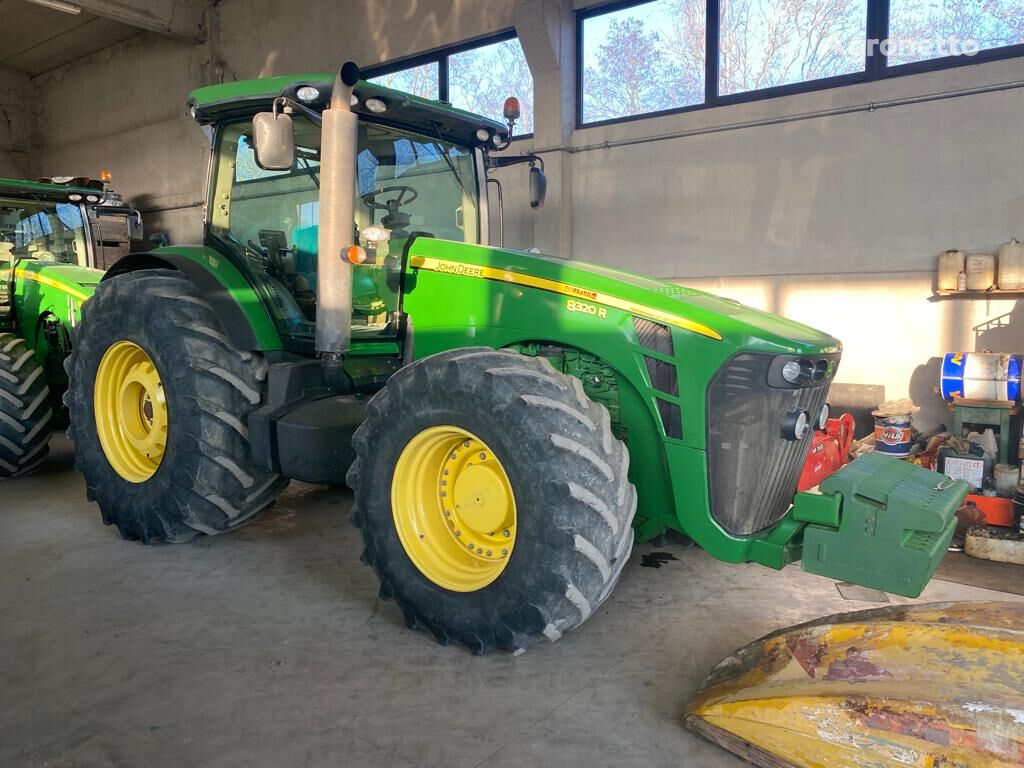 John Deere 8320R traktor točkaš