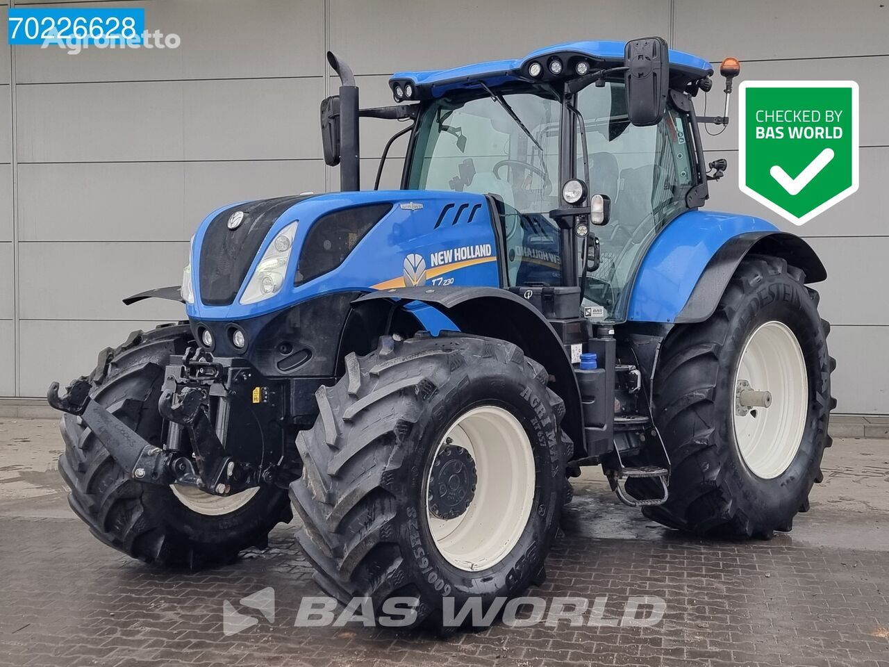 New Holland T7.230 AC 4X4 traktor točkaš