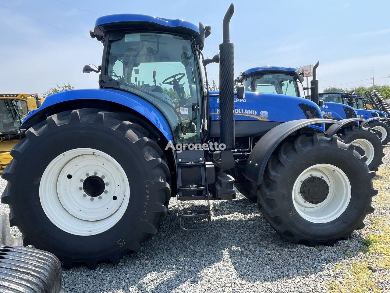 novi New Holland T7060 traktor točkaš