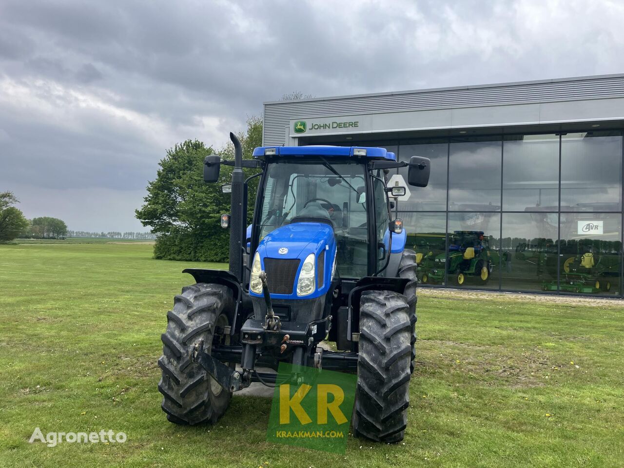 New Holland TS110 traktor točkaš