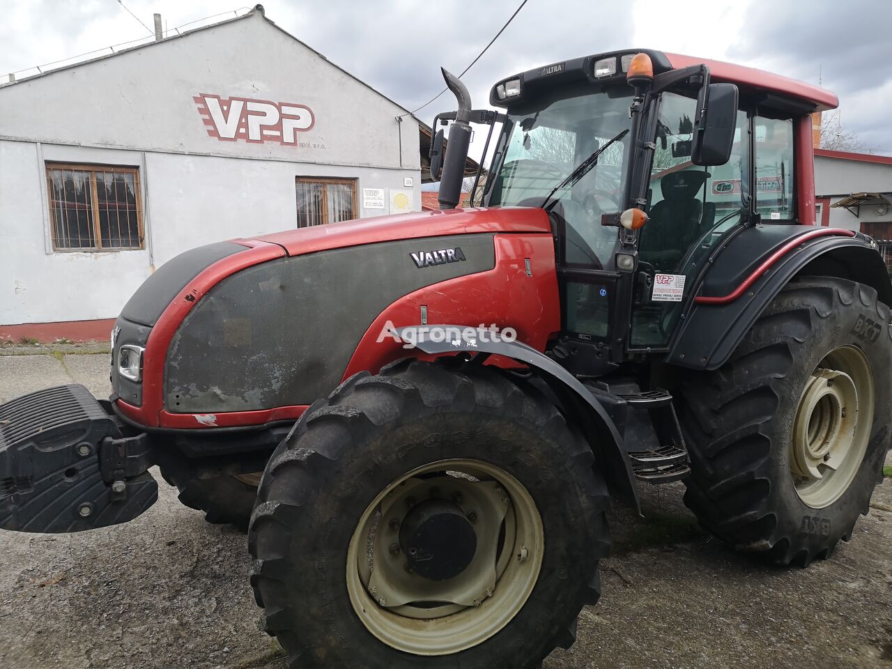 Valtra T171 traktor točkaš