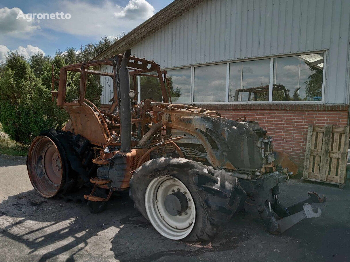 Valtra T213 traktor točkaš